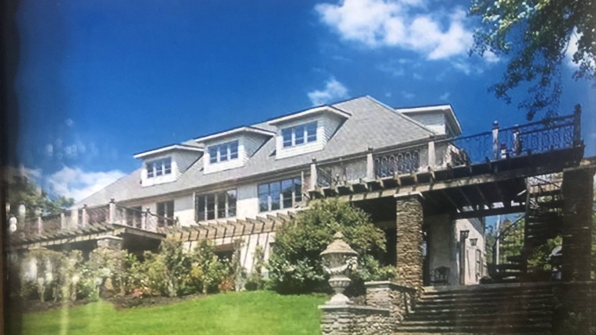 Niobe Apartment | Chautauqua 2 BR Lakefront Apartment