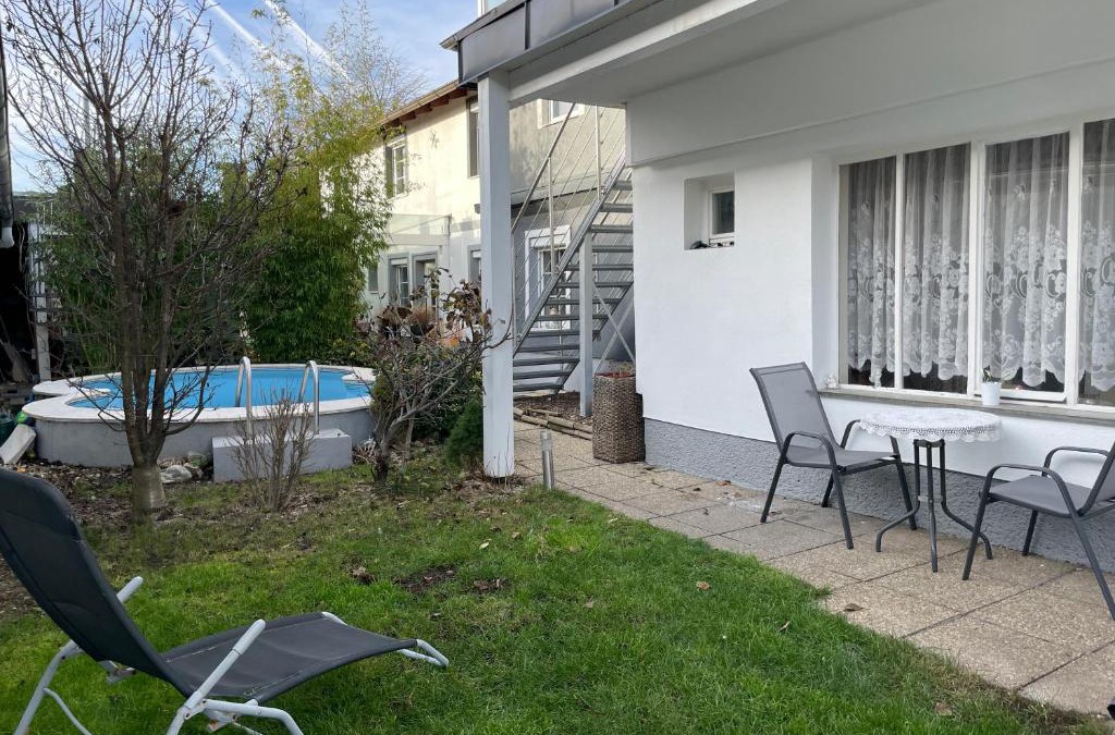 Parndorf Apartment | Cheap Outlet Center Apartment with Pool
