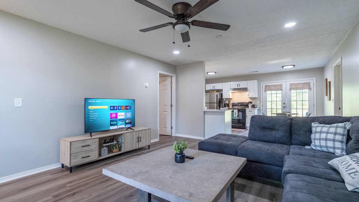 Calhoun House | Cheapest rates of the year! 2BR comfort