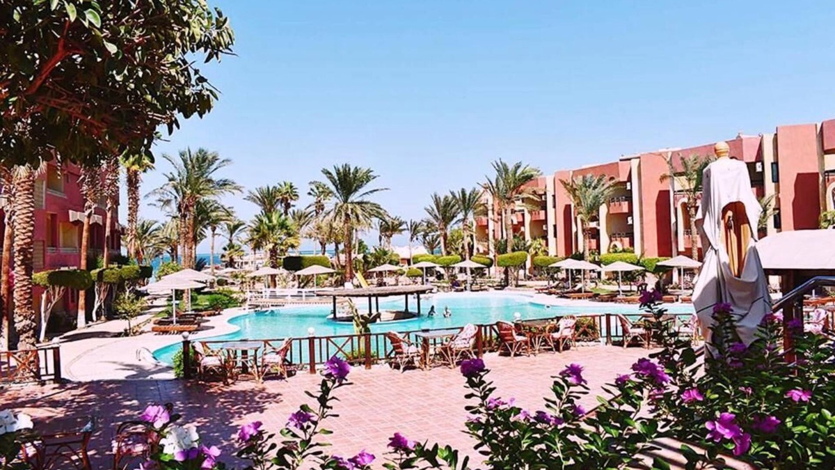 Corniche Road-Dahar Hotel | check in to hippieness,our hotel located at center of city.
