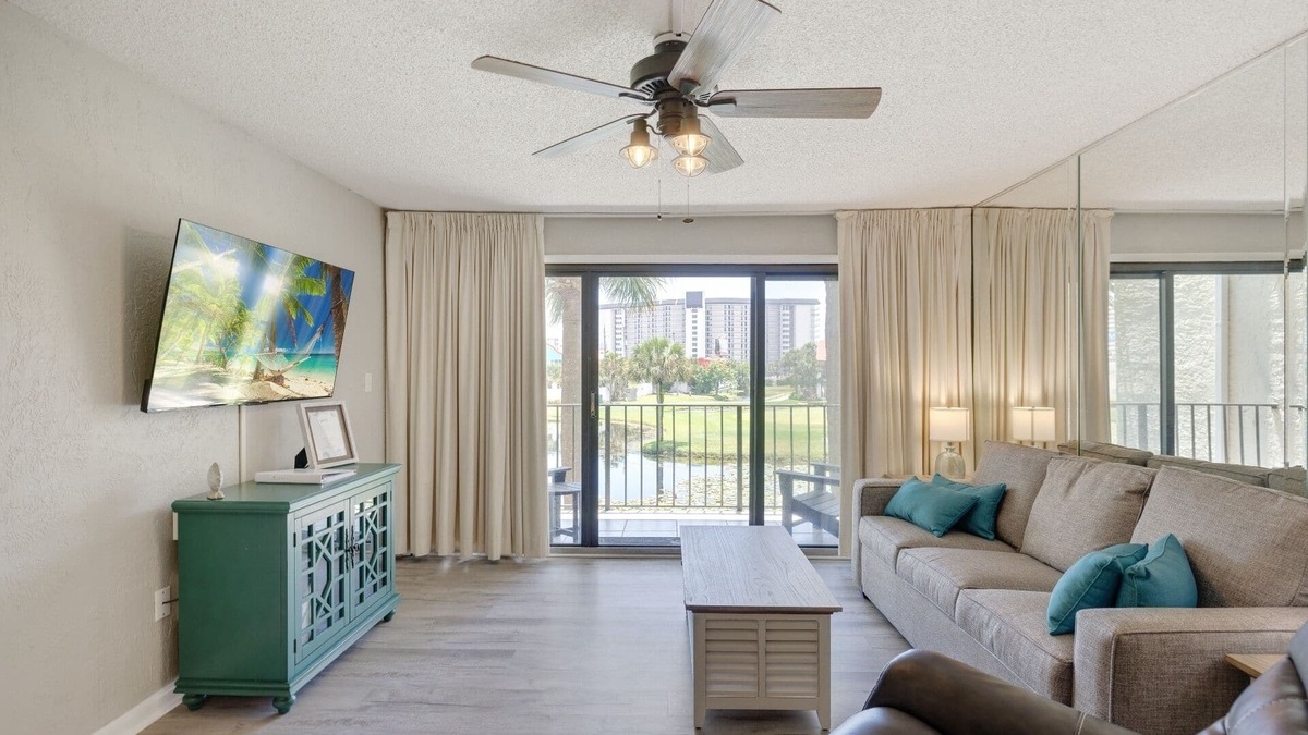 Panama City Beach Villa | Check it out-> ROOMY upgraded villa: double balconies, by beach, restaurants