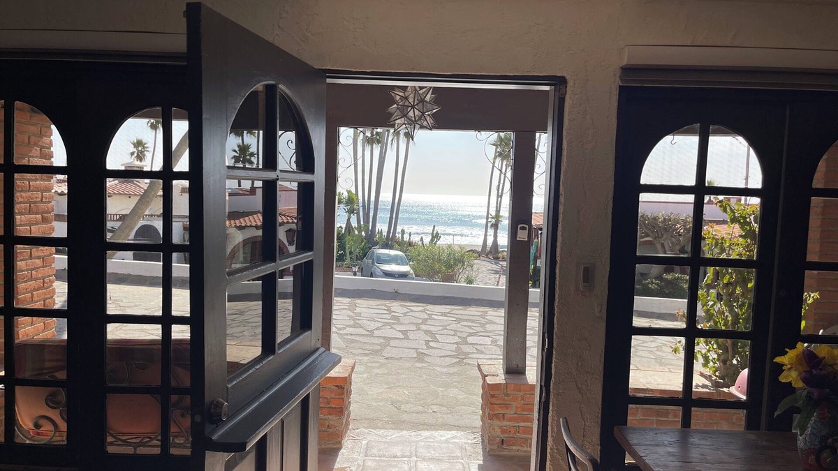 Las Gaviotas Apartment | Check surf conditions from your front door!