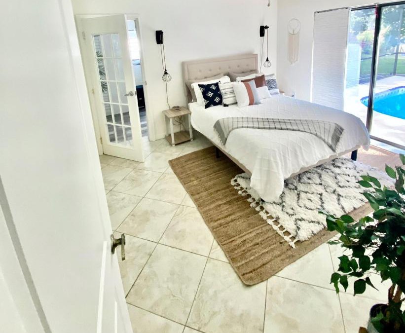 Spring Hill House | Cheerful 1 bedroom guest suite with pool and yard