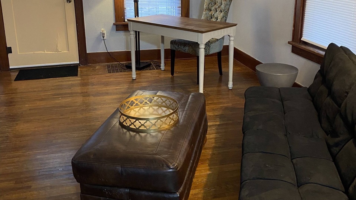 Atchison House | Cheerful 2 Bedroom Home with Parking and WiFi