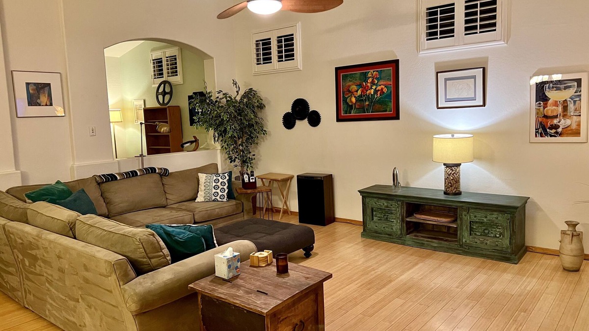 Ahwatukee Foothills House | Cheerful 2 Bedroom Home w/hot tub near South Mountain