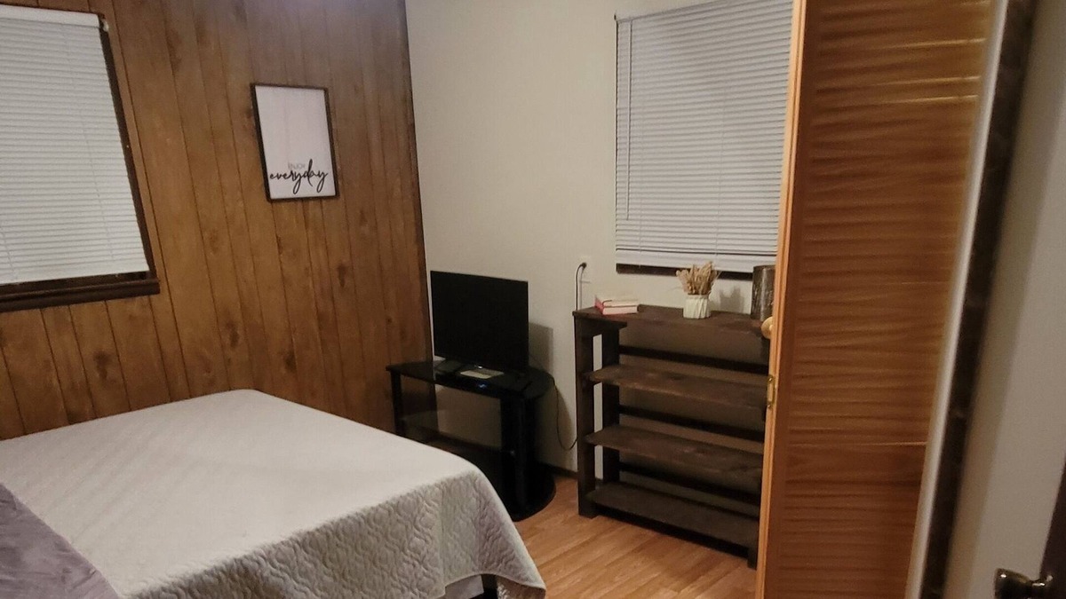 Trenton House | Cheerful 2 bedroom home
