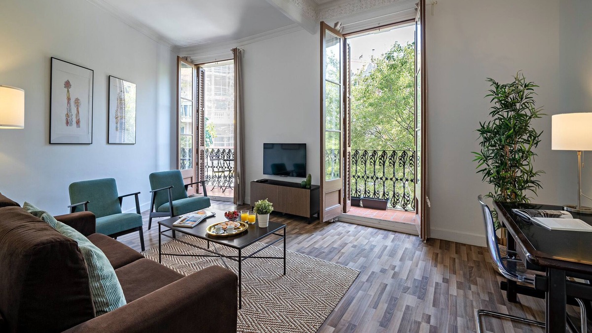 L'Antiga Esquerra de l'Eixample Apartment | Cheerful 2 bedroom near Diagonal