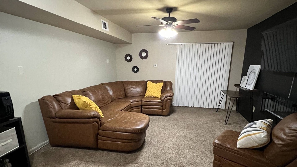 Sherwood House | Cheerful 2-bedroom townhouse close to everything