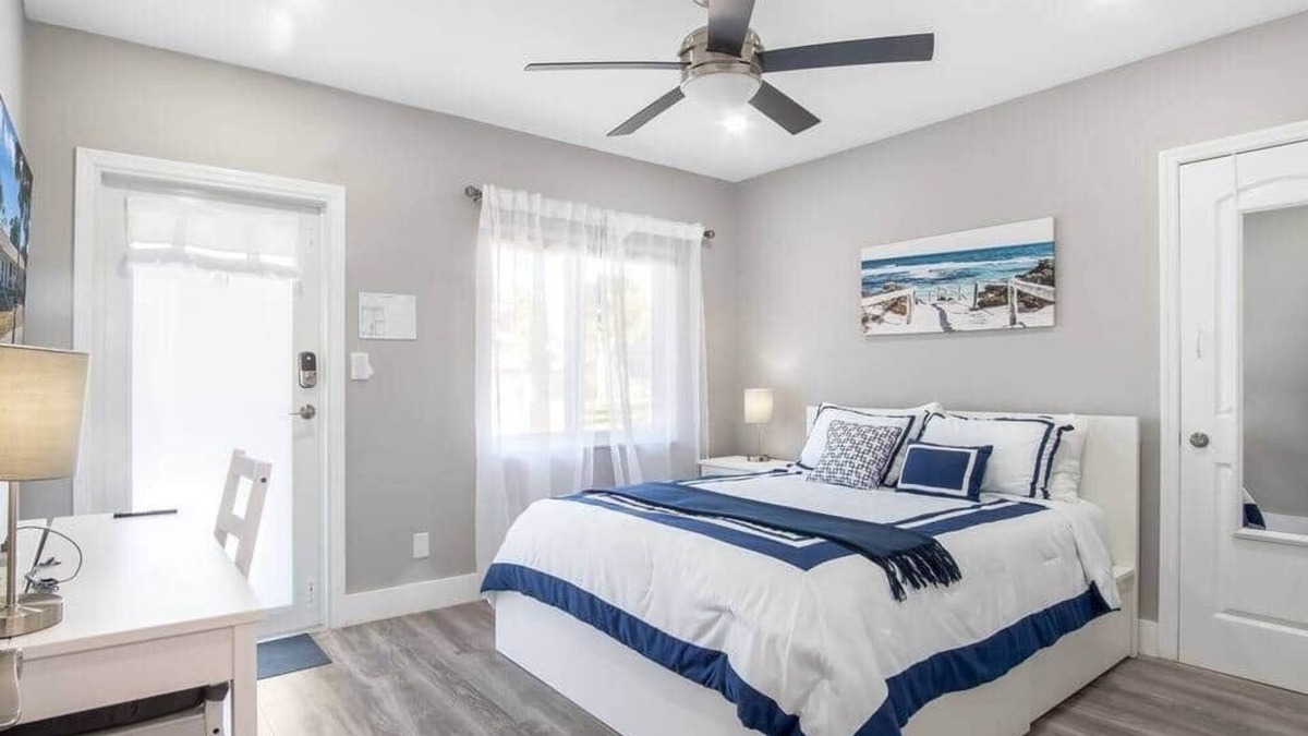 Poinsettia Heights House | Cheerful 3 BDR Unit by Beach, Mall, and Downtown