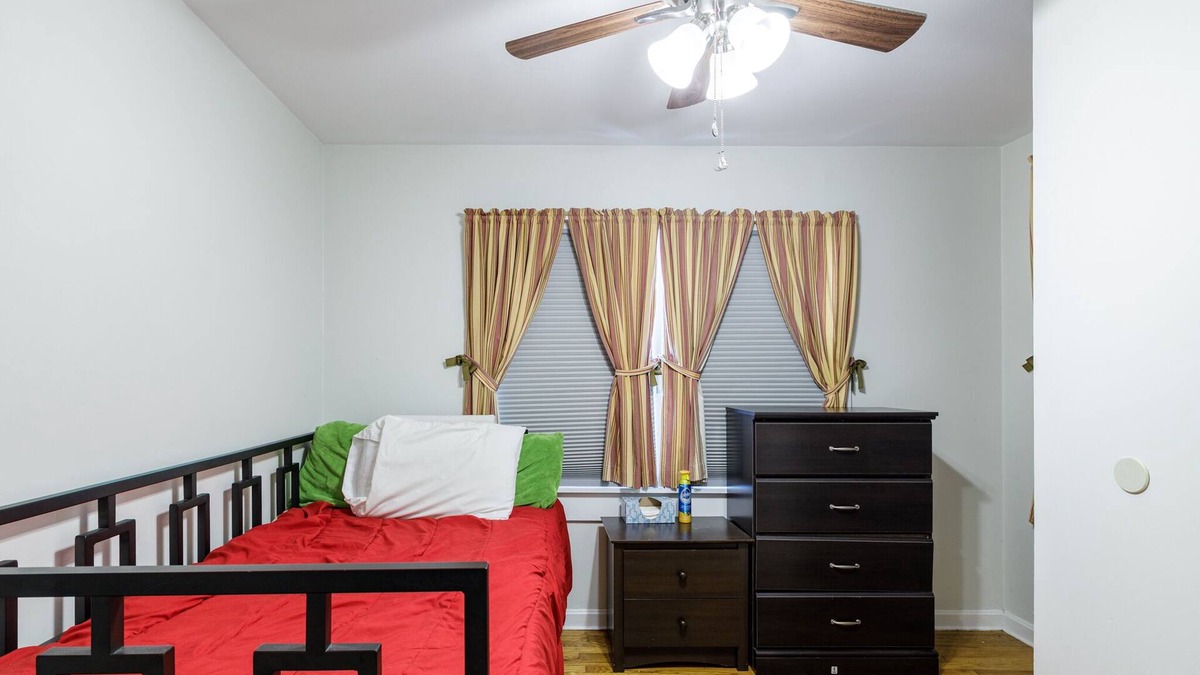 Bristol House | Cheerful 3-bedroom home in a lovely neighborhood