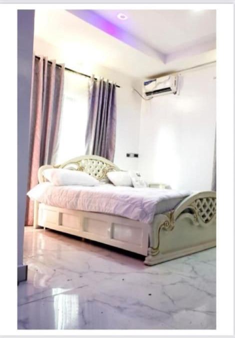 Owerri Apartment | Cheerful 3 bedroom house with a massive garden!
