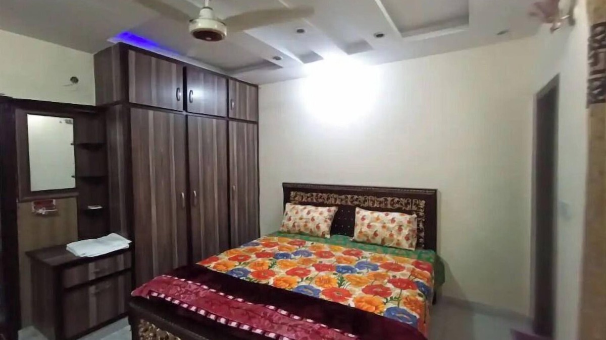Lahore House | Cheerful 3 Bedrooms Newly Furnished Family House