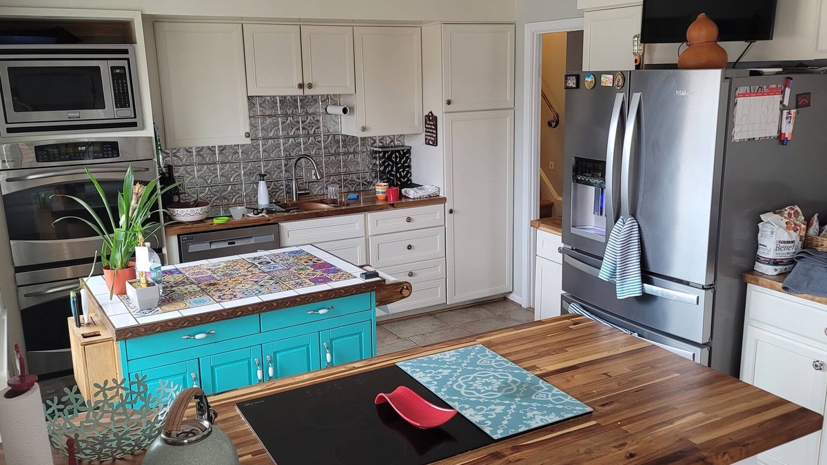 Woodbridge House | Cheerful 4-bedroom home with backyard and pet friendly.