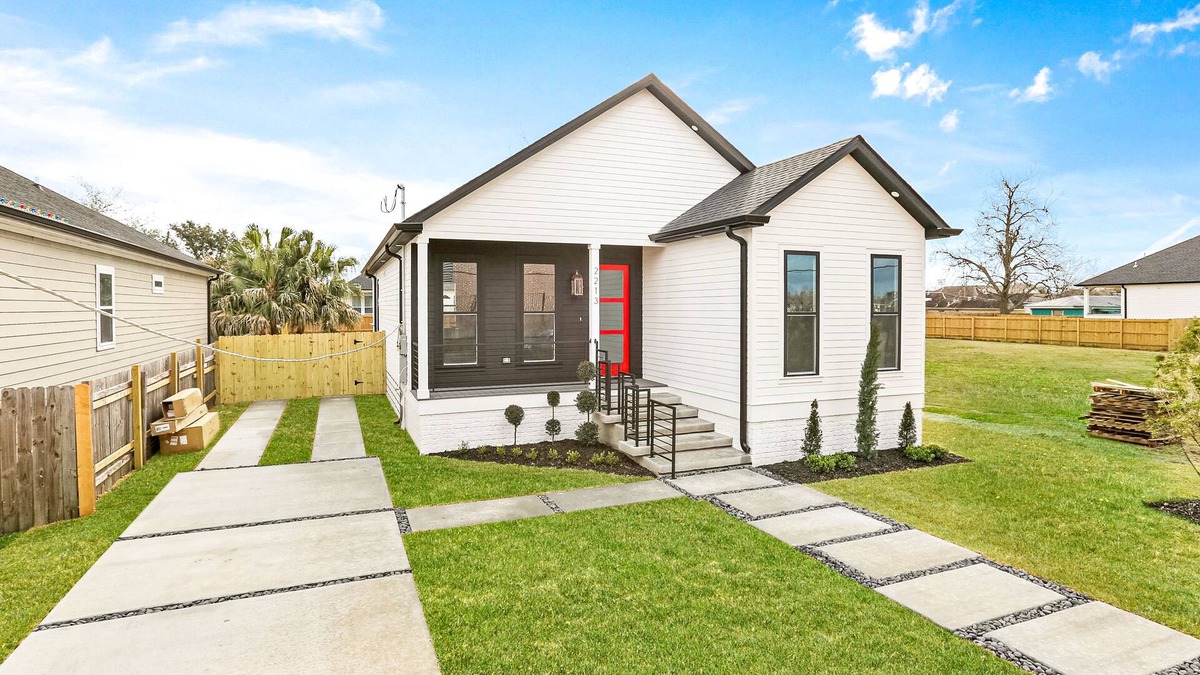 Arabi House | Cheerful 4-bedroom home