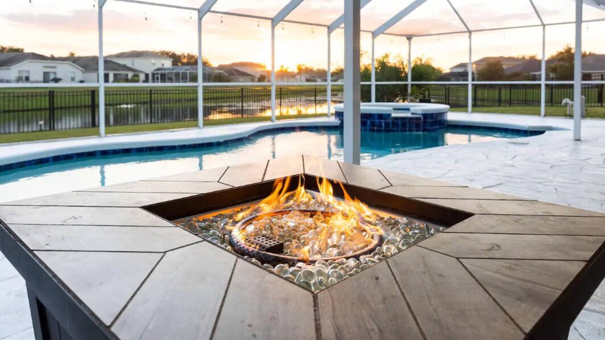 Riverview House | Cheerful 4 Bedroom Paradise with Pool and Hot Tub