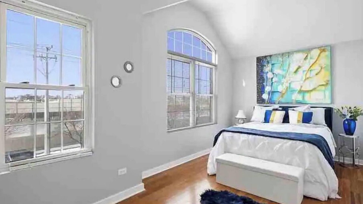 Washington Park House | Cheerful 4 bedroom smart home w/indoor fireplace