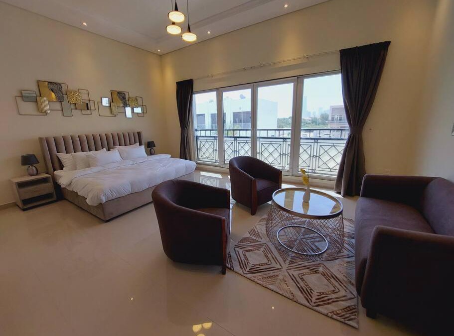 Jumeirah Park Villa | Cheerful 4-bedrooms villa with private pool &gardn