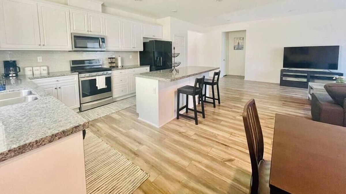 Riverside House | Cheerful 4b2b single story home