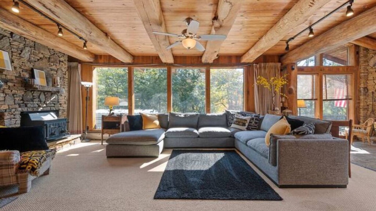 Champion Cabin | Cheerful 5 Bedroom Mountain House - Bearfoot Pines