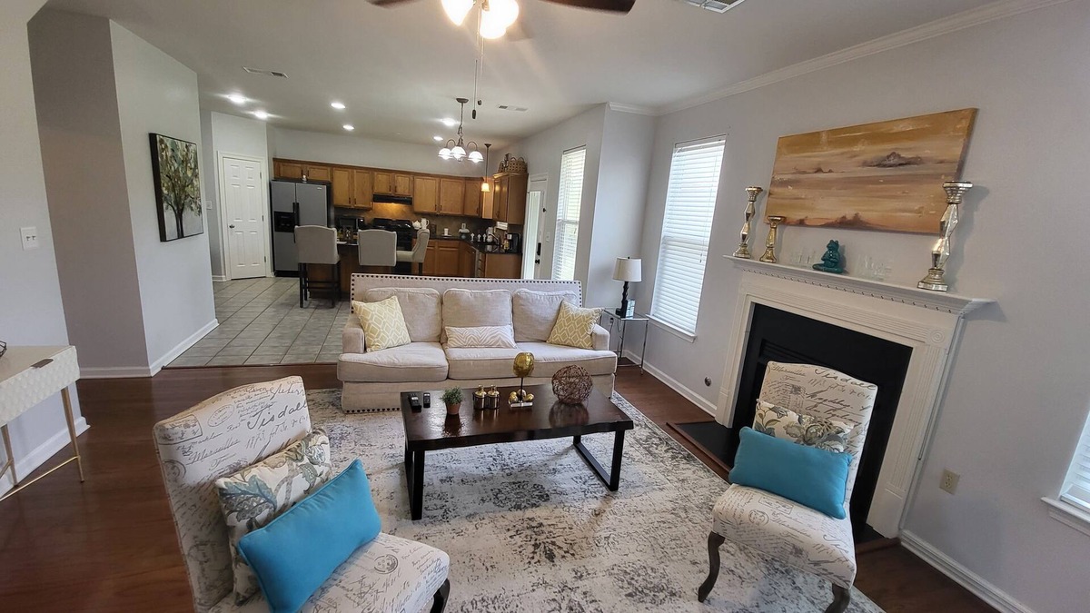 Sunshine House | Cheerful 6BR between LSU & NOLA