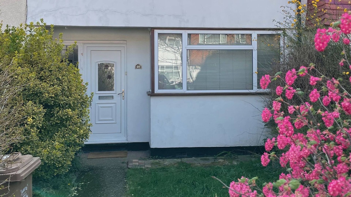 Crofton Park House | Cheerful and cute 2 bedroom house.