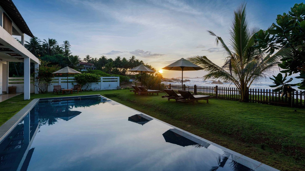 Gurupokuna Villa | Cheerful Beach Front 4 BR Villa with a Pool & Chef