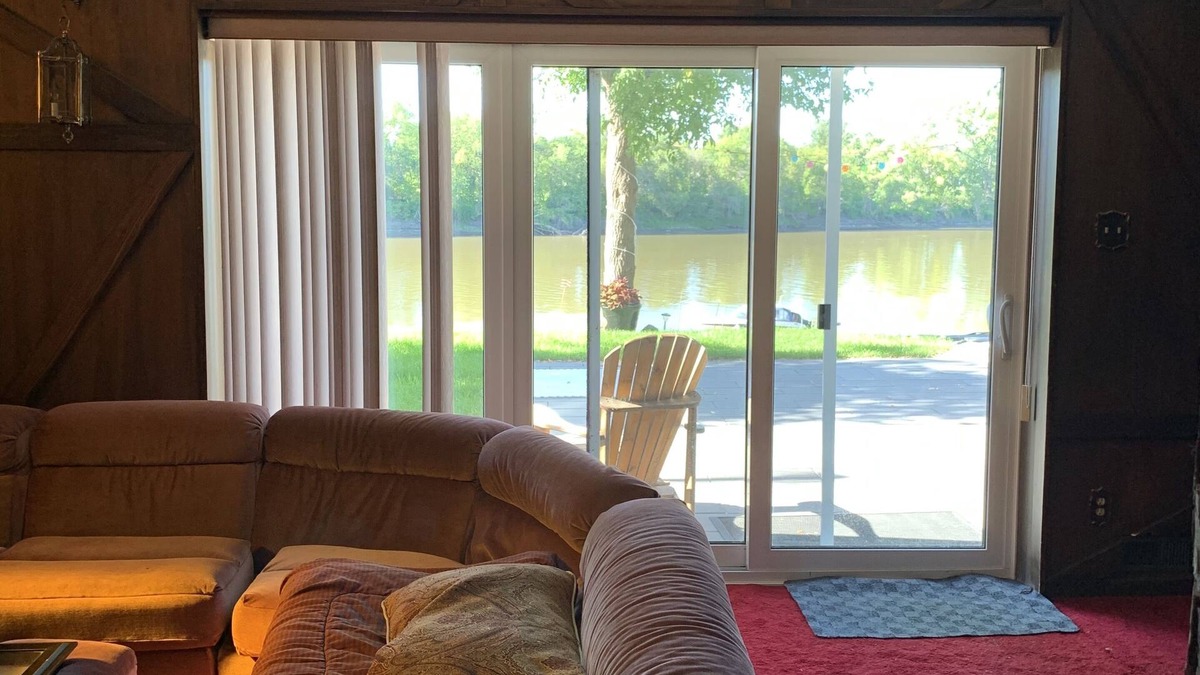 Winnipeg House | Cheerful family home on the Red River
