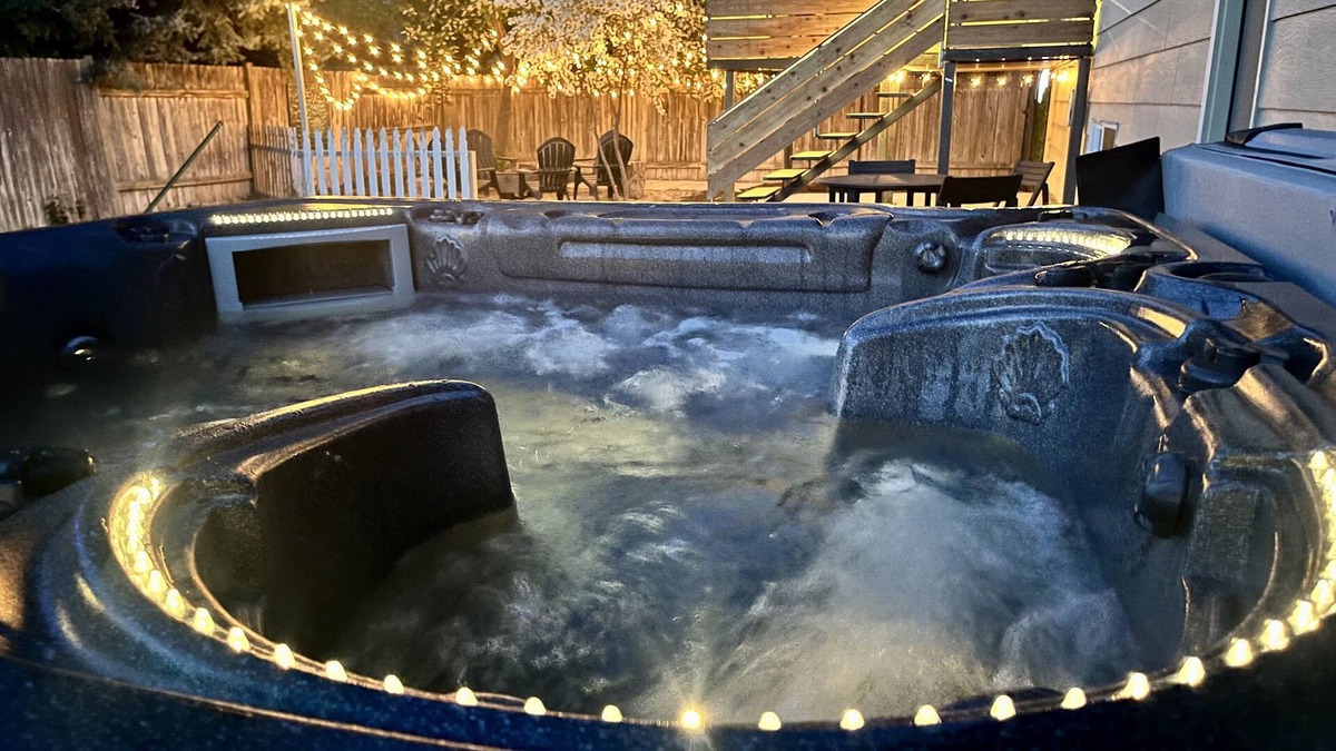 West Bench House | Cheerful home! Hot tub, fire pit, covered patio
