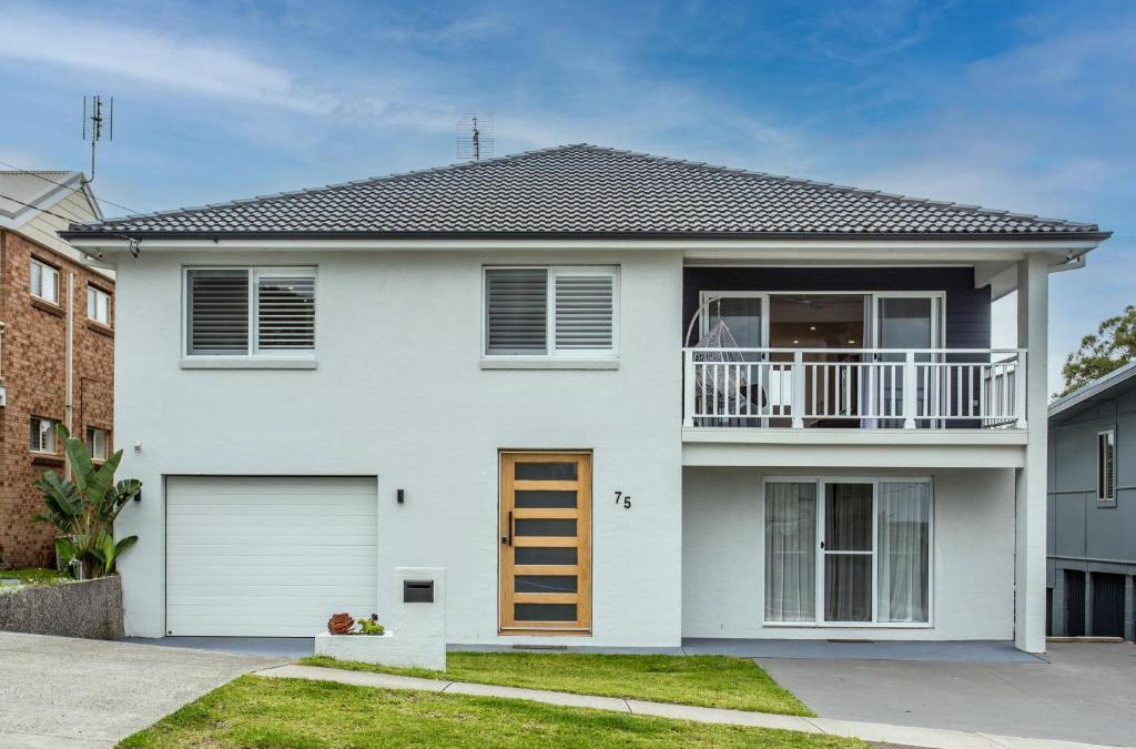 Lake Munmorah House | Cheerful Lakeside House-Minutes away from anywhere