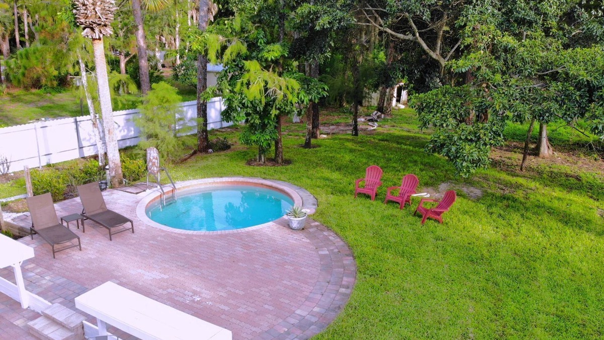 Naples Villa | Cheerfull Villa. Best Location in Naples! All you need in one home.