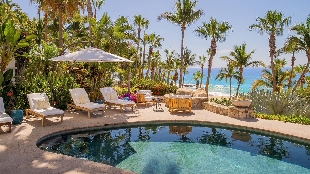 Palmilla Villa | Chef, Butler & Steps from the Beach w/Beautiful 5 Bd Villas Del Mar