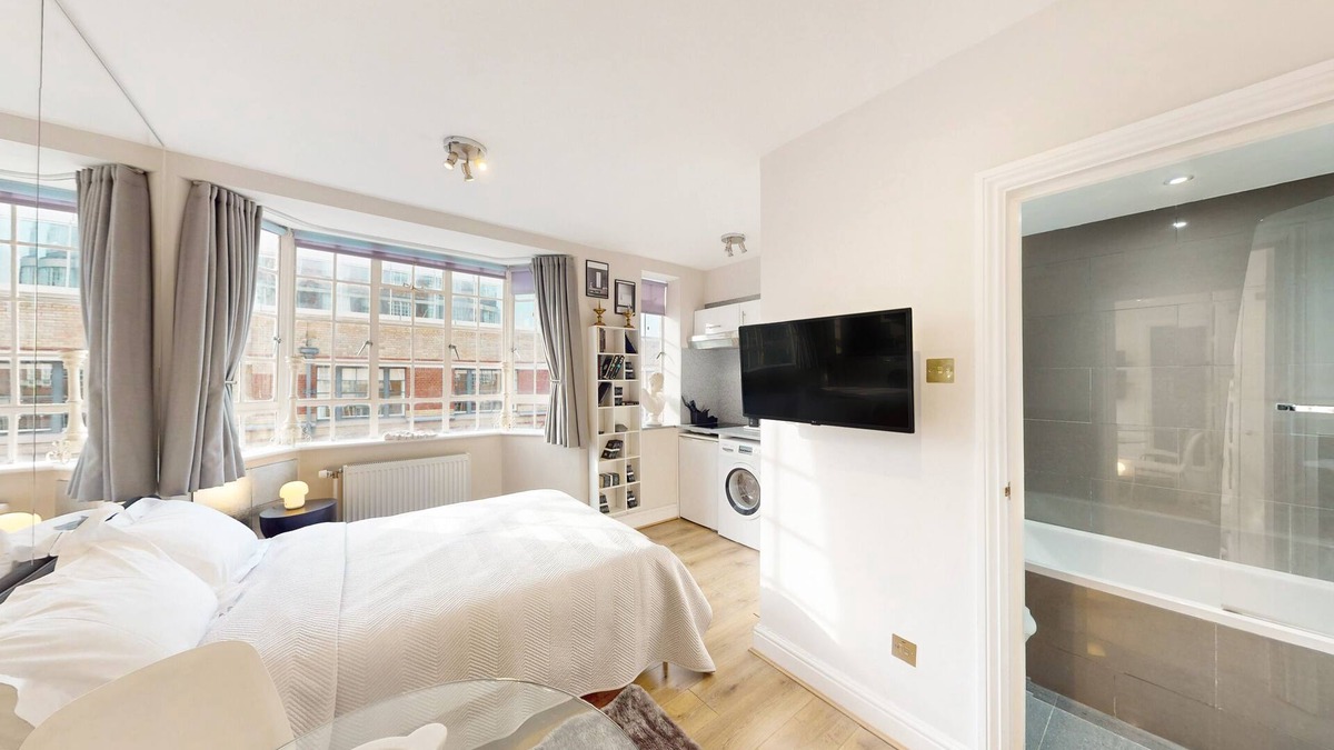 Brompton & Hans Town Apartment | CHELSEA EXECUTIVE CLOISTERS 571 APARTMENT