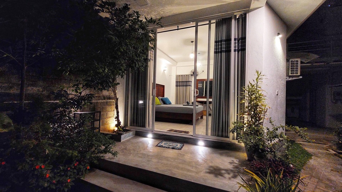 Seeduwa - Katunayake House | Chen Villa - Deluxe double room near to Airport and Negombo.