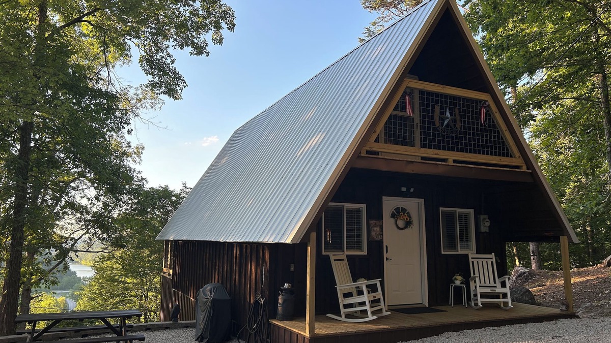 Irvine Cabin | Cherokee Cabin Renovated - Cliff & Lake Views - Cave Run Lake & Red River Gorge