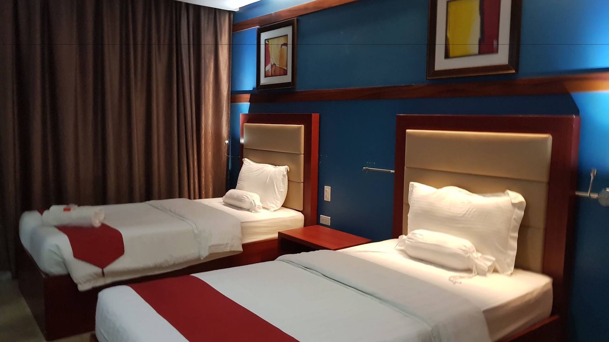 East Bajac-Bajac Hotel | Cherry Midtown Hotel