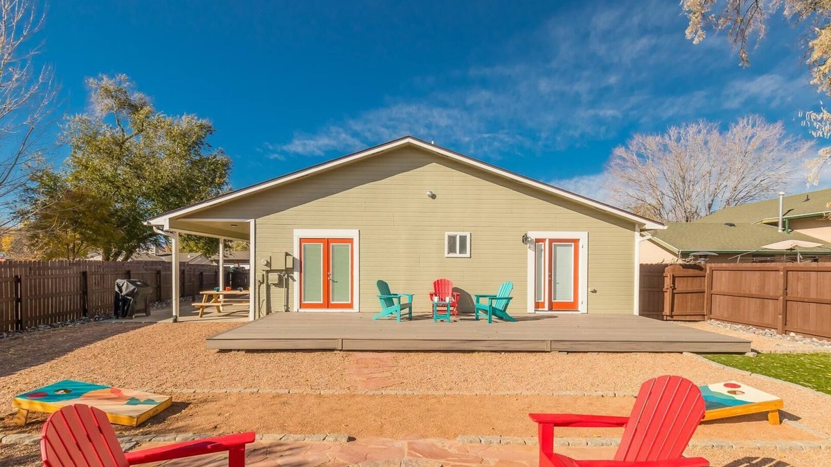 Fruita House | Cherry Pie: Stylish Stay Near Trails & Downtown