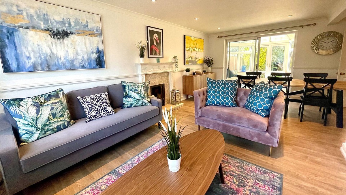 Runnymede House | Chertsey, Luxurious Three Bedroom Home