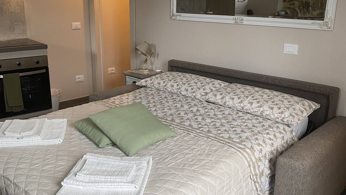 Castelnuovo Magra Apartment | Cherub Angel House