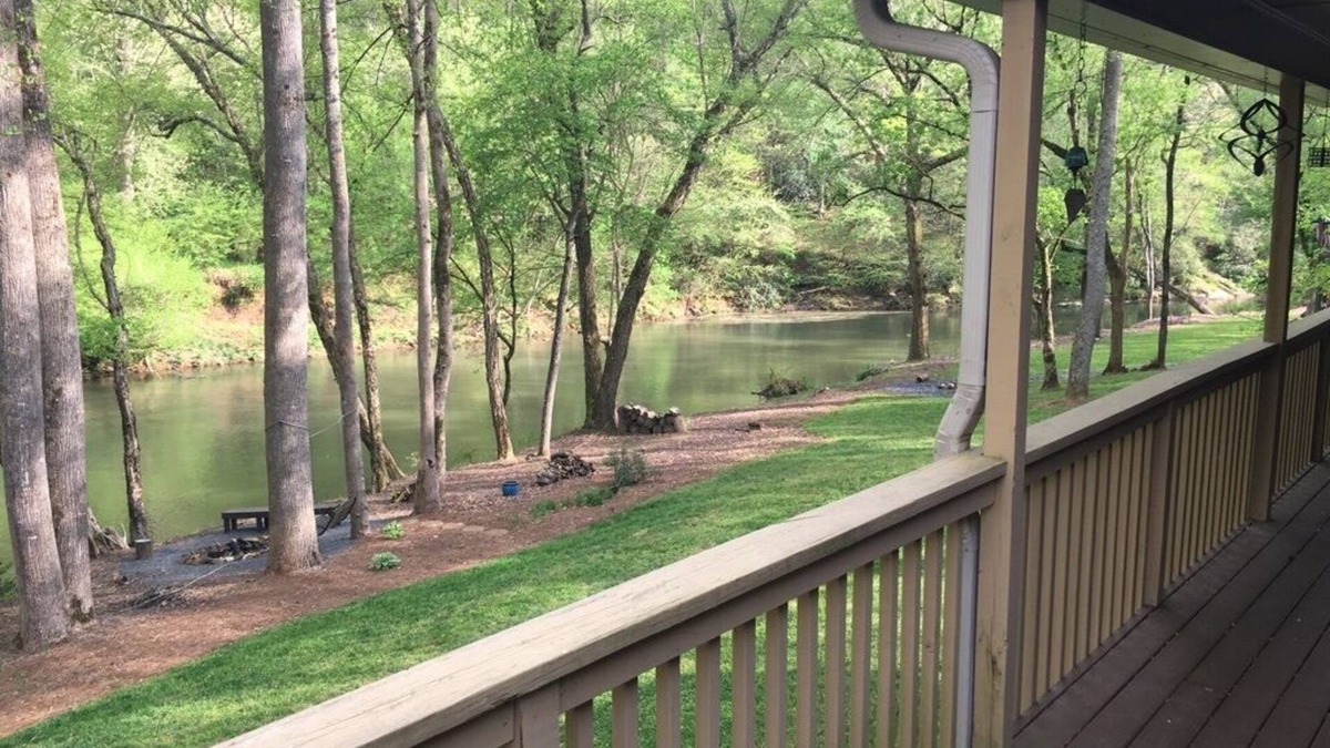 Dahlonega House | Chestatee River Cabin