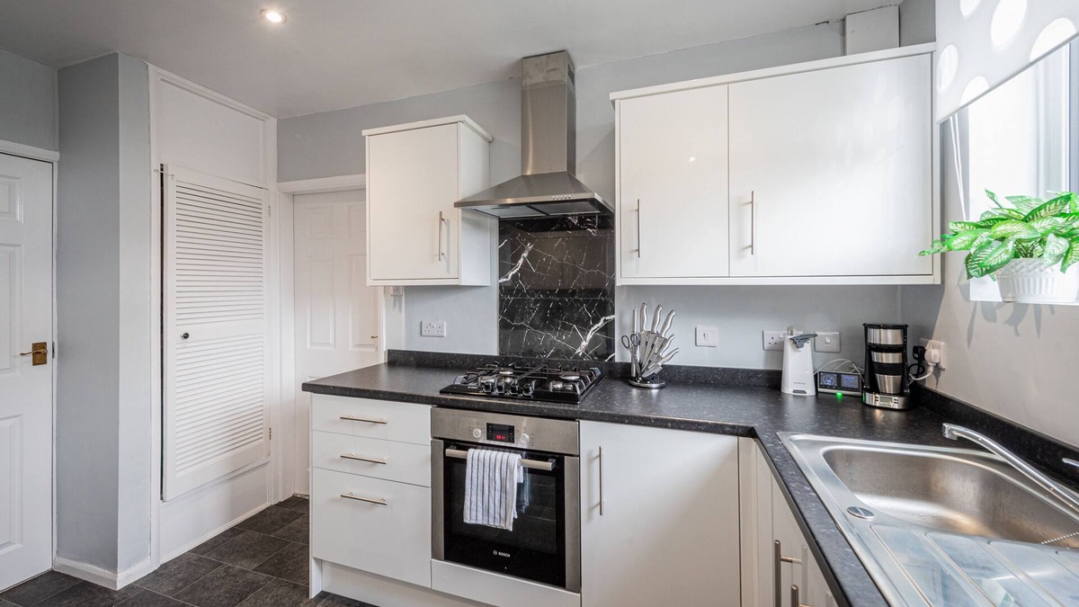 Blacon House | Chester 3 bedroom home close to city, TV in every bedroom, sleeps 5 by Restfully