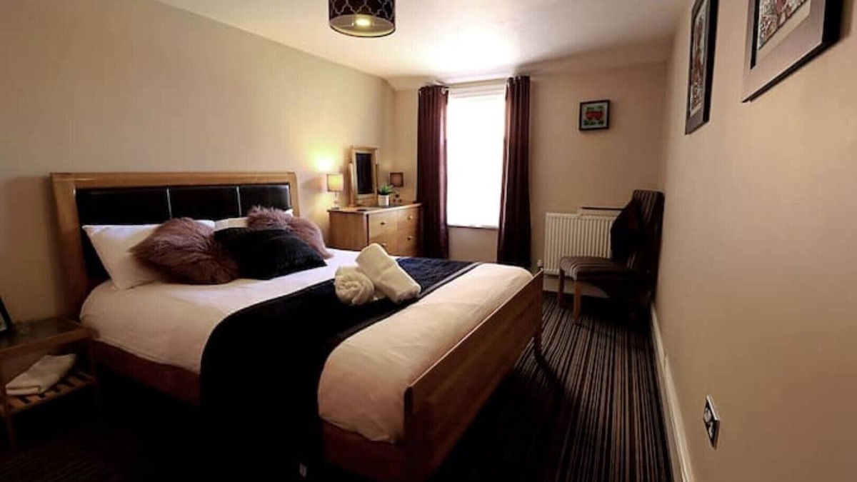 Chester Apartment | Chester Apartments (Apt B)
