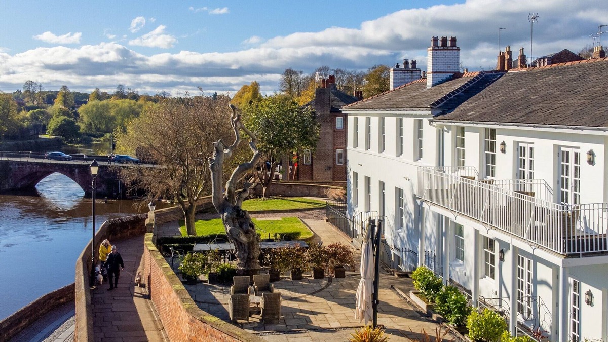 Chester House | Chester’s Finest Holiday Home with Breath taking River Dee Views and Historic Elegance