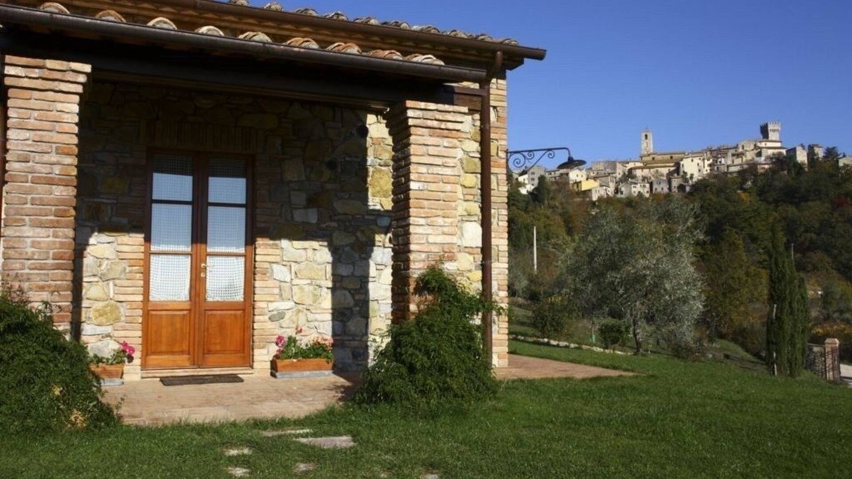 San Casciano dei Bagni Apartment | Chestnut apartment with swimming pool for 4 people