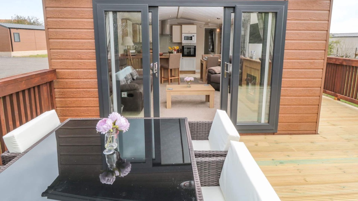 Runswick Bay House | CHESTNUT LODGE, pet friendly, country holiday cottage in Runswick Bay