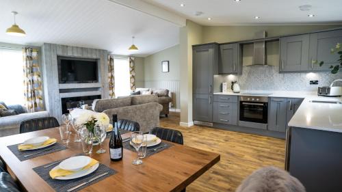 Bexhill-on-Sea Cabin | Chestnut Meadow Country Park