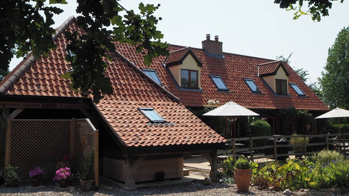 Bungay Cottage | CHESTNUT TREE BARNS: CEDAR COTTAGE, pet friendly in Bungay