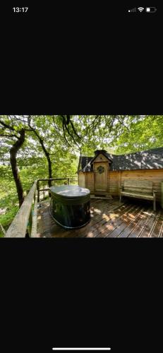 Llanelltyd Apartment | Chestnut Tree House with Hot tub & Sauna