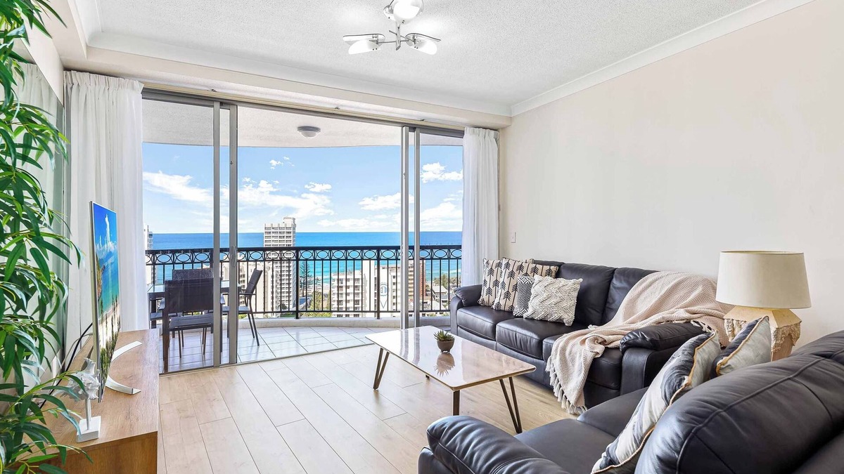 Gold Coast Apartment | Chevron Renaissance Ocean View