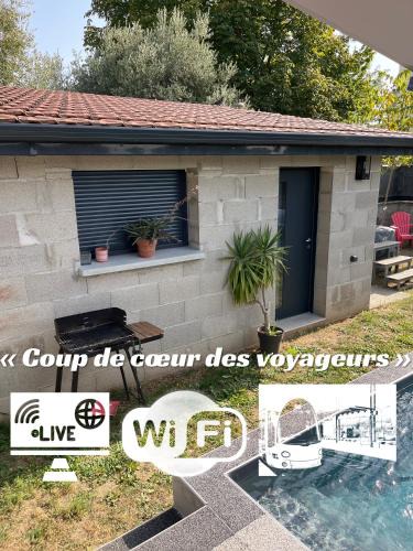 Decines-Charpieu Apartment | Chez Annick, studio proche tram, Groupama Stadium, LDLC Arena
