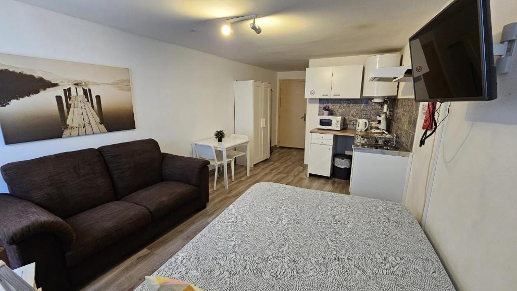 Ilot Sacre Apartment | Chez Esmara Et Philippe Fourche